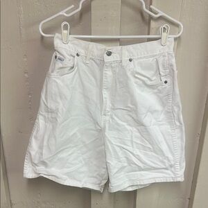 chic vintage White Denim Shorts - size 14